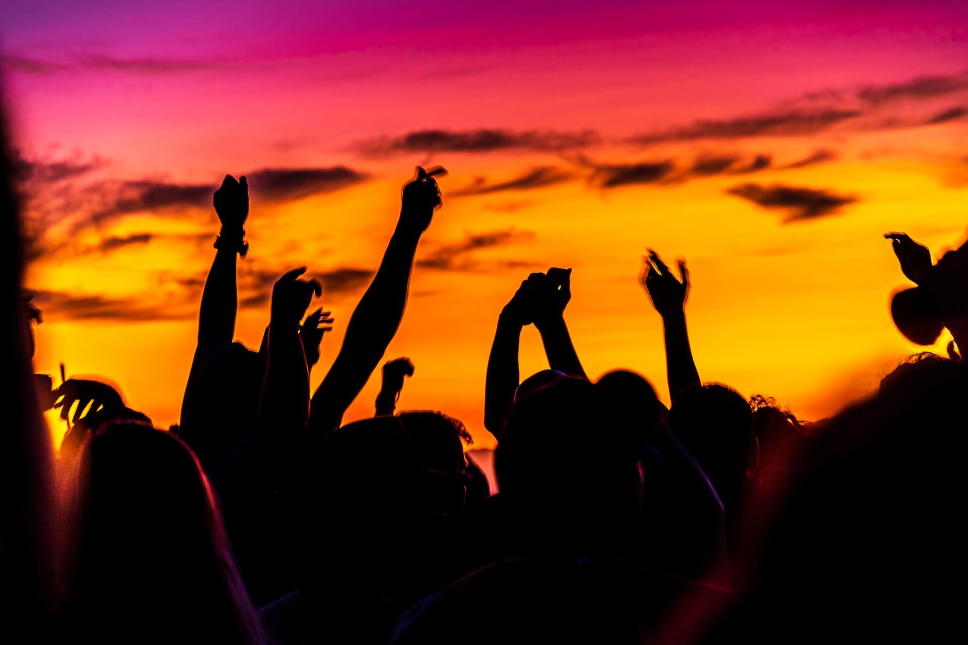 7 Work Summer Party Ideas for a Fun Social